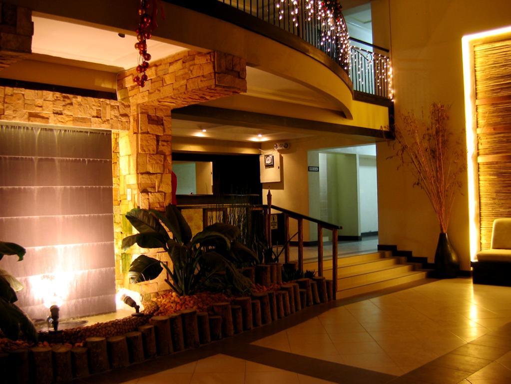 מקטאן Lancaster Hotel Cebu מראה חיצוני תמונה
