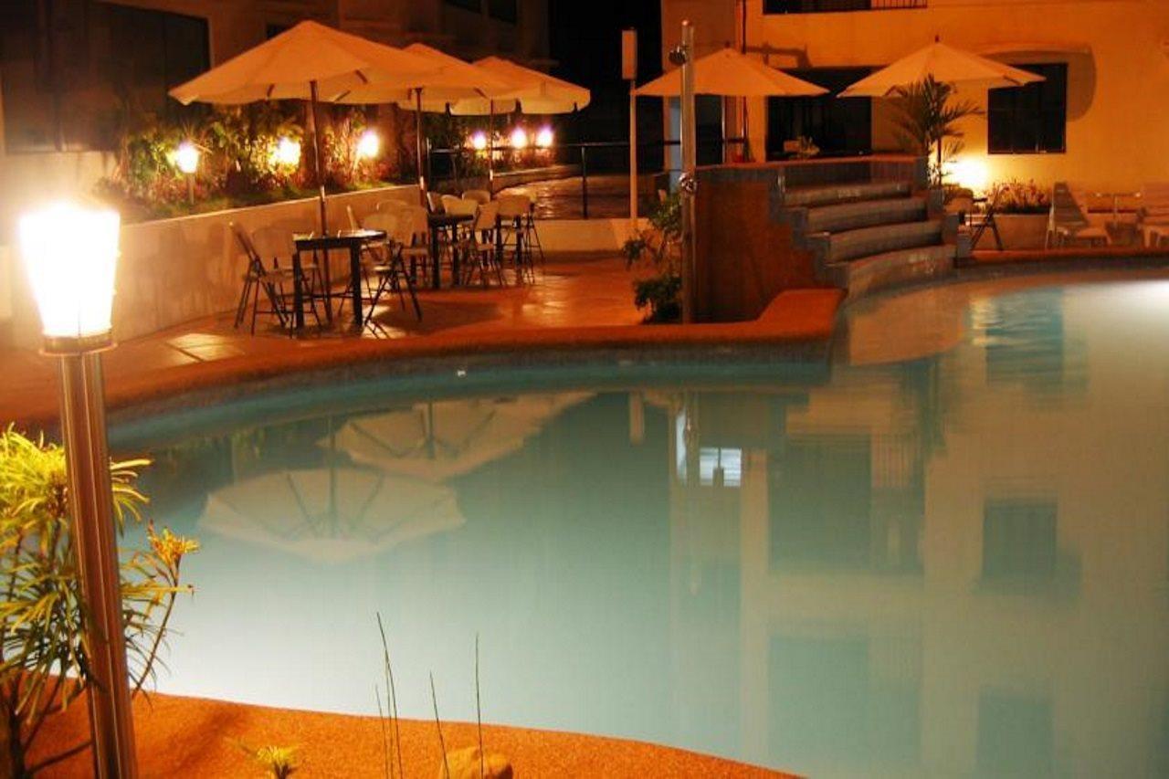 מקטאן Lancaster Hotel Cebu מראה חיצוני תמונה