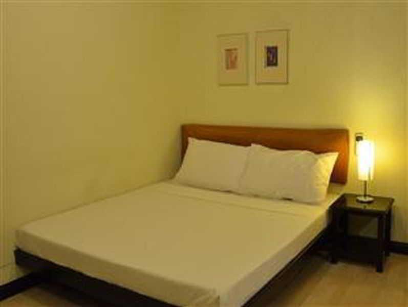 מקטאן Lancaster Hotel Cebu מראה חיצוני תמונה