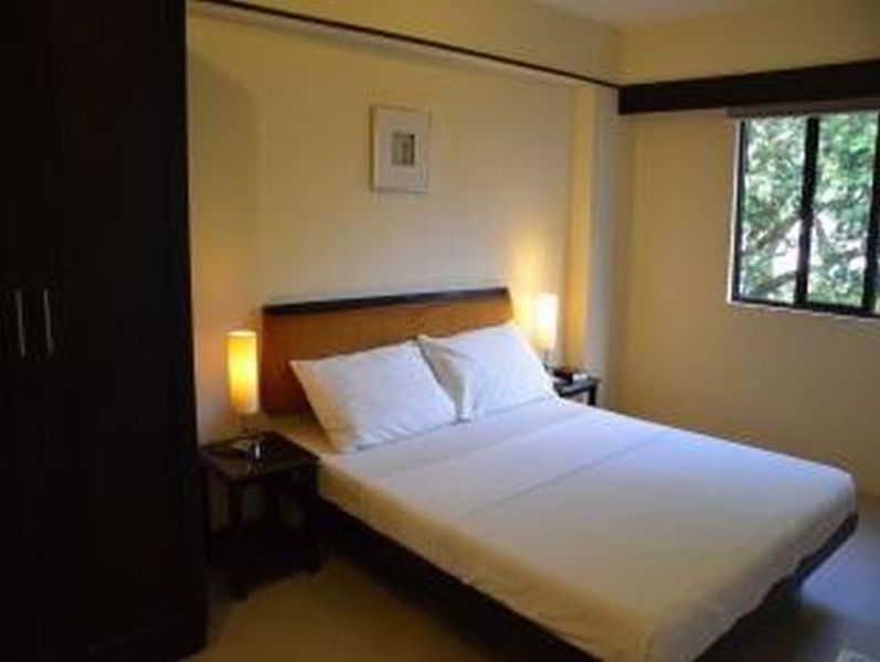 מקטאן Lancaster Hotel Cebu מראה חיצוני תמונה