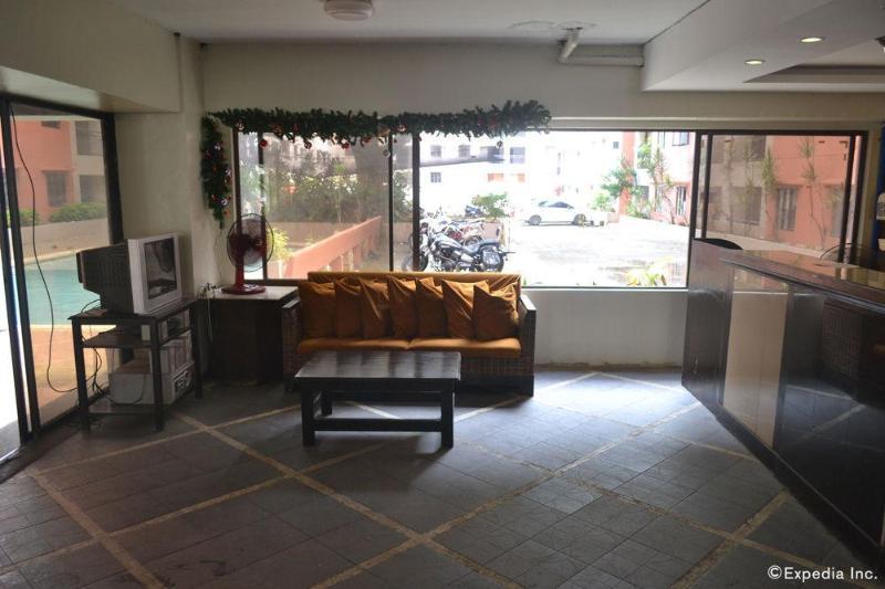 מקטאן Lancaster Hotel Cebu מראה חיצוני תמונה