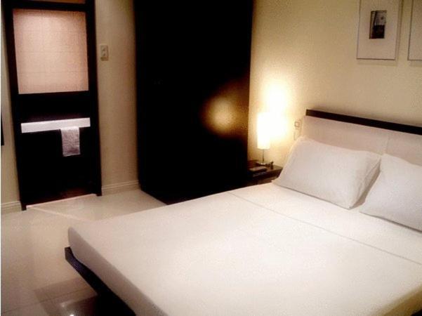מקטאן Lancaster Hotel Cebu מראה חיצוני תמונה